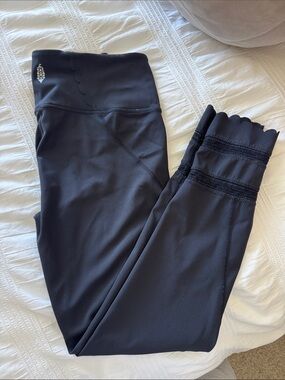 FP Movement by Free People Black Scallop-Edge Performance Leggings
